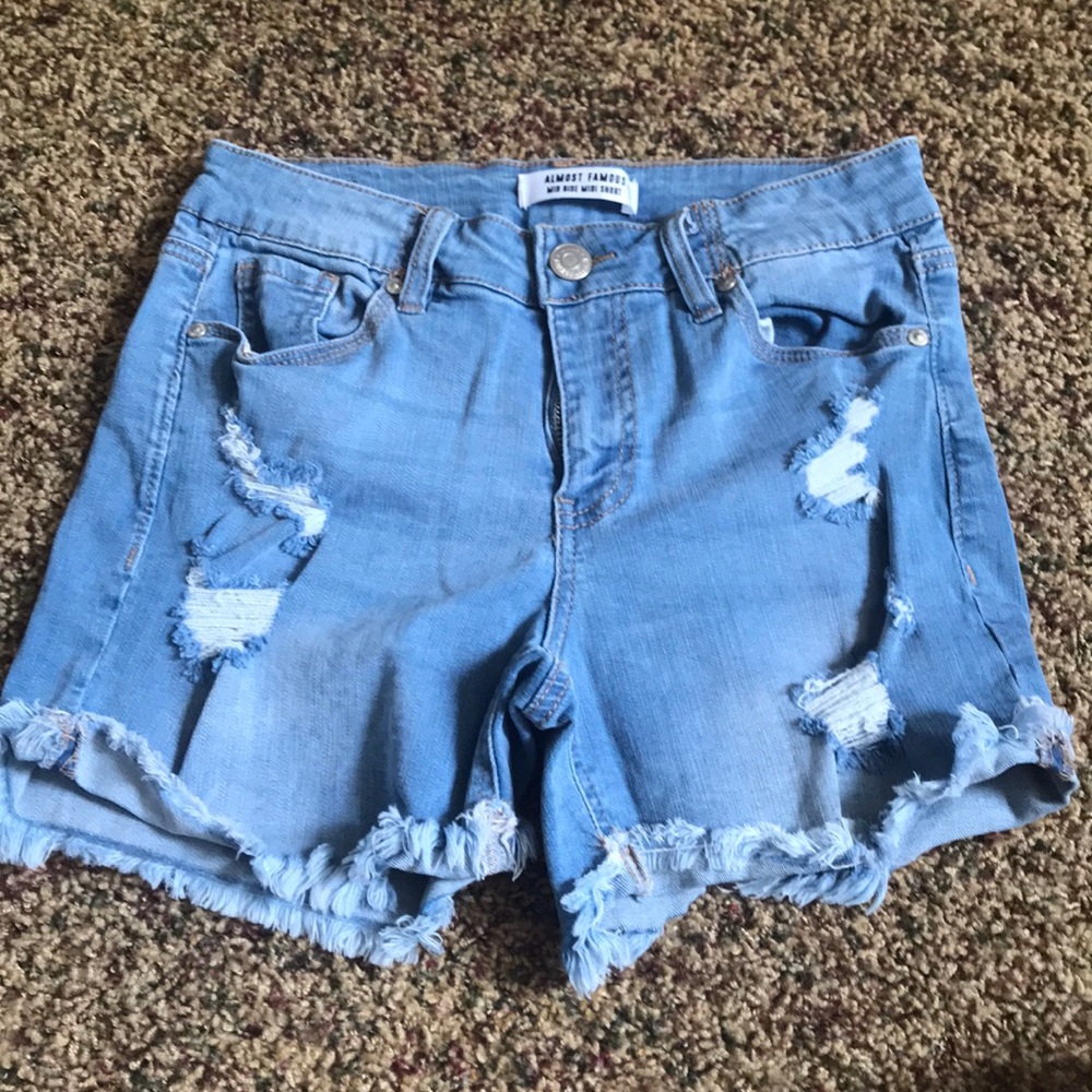 Almost Famous- mid raise midi short